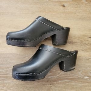 Leather Swedish clogs